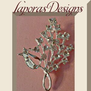 Silver Tone Flower Design Brooch With Clear Crystals